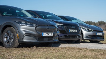 Drei Elektroautos im Video-Check: Vergleich zwischen Kia EV6, Ford Mustang Mach-E und Audi Q4 40 e-tron