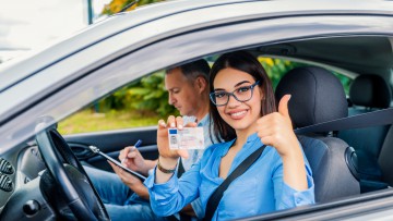 Führerscheinprüfung und Praxiserfahrung: Jeder zweite Deutsche ist unsicher, ob er die Fahrprüfung wieder bestehen würde