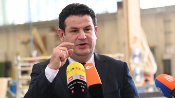 Bundesarbeitsminister Heil: Conti fährt "radikalen" Jobabbau