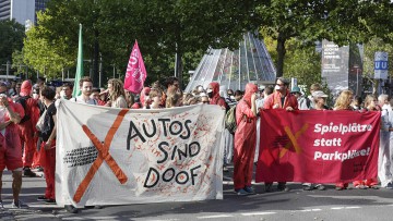 Aufruf zu IAA-Blockaden: "Autokonzerne entmachten"