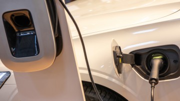 Elektroautos: Kartellamt prüft Preise an den Ladesäulen