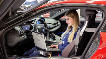Ausbildungs-Offensive: BMW Group sucht 1.200 Azubis für die automobile Welt von morgen
