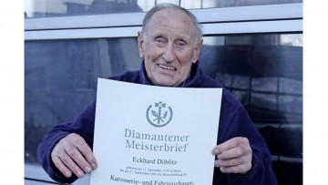 Handwerks-Ikone: Karosseriebauer Eckhard Döblitz erhielt Diamant-Meisterbrief