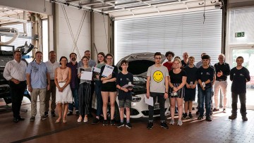 Projekt "Mach Mit" abgeschlossen: Verunfallter BMW 1er ist repariert 