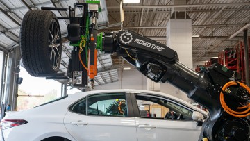 Reifenwechselsystem Robotire: Neue Reifen im Schnellverfahren