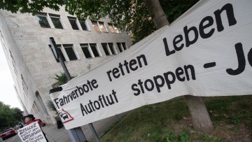 Schlechte Luft in Stuttgart: Land muss Fahrverbote für Euro-5-Diesel zusichern