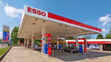 Esso stattet 500. Station mit Synergy-Design aus
