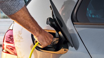 Elektroautos: ADAC kritisiert verbraucherunfreundliche Förderung