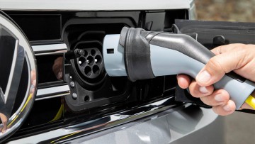 "Hochgradig peinlich": Forscher streiten über Klimabilanz von E-Autos