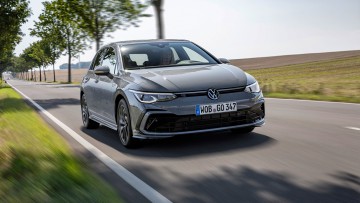 Audi-/VW-/Skoda-/Seat- und Cupra-Rückruf: Motorabdeckung kann in Brand geraten