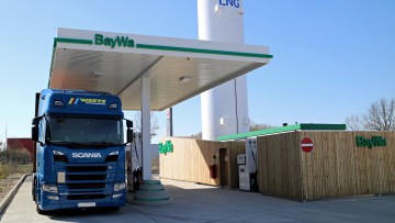 BayWa und VW eröffnen erste LNG-Tankstelle in Wolfsburg 