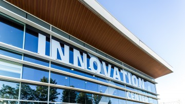 DHL eröffnet drittes Innovationszentrum bei Chicago