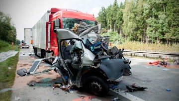 Prozess gegen Lkw-Fahrer - Unfall mit vier Toten auf A44 in Ostwestfalen 