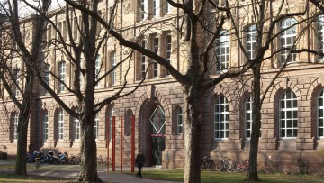 Studium: Scheuer übergibt Hochschulpreis an HFT Stuttgart
