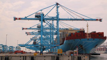Hafen von Rotterdam erholt sich langsam