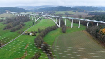 Bürger protestieren gegen geplante Bahntrasse des Brenner-Nordzulaufs