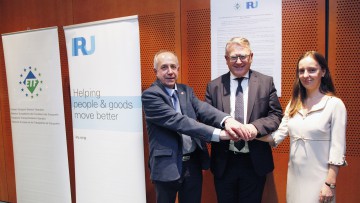IRU und ETF setzen sich weiterhin zusammen für Lkw-Fahrer ein