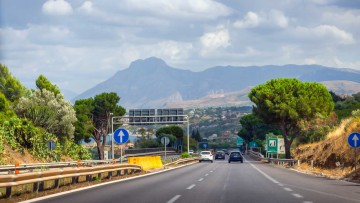 „Green Pass“-Pflicht für Lkw-Fahrer für Fähren in Italien