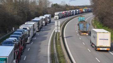 Polen schließt Grenze für Lastwagen aus Belarus und Russland 