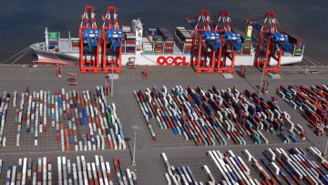 Eurogate hält Containerumschlag stabil