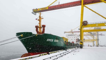 Breb_Xian_Containerschiff_China