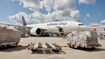 Lufthansa Cargo, Frachtflugzeug