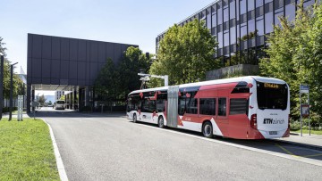 Drei Elektrobusse für die Schweiz