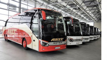 Acht neue Busse für Arzt Reisen
