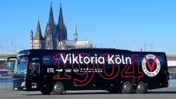 Mannschaftsbusse: Weinzierl stellt Bus für Viktoria Köln