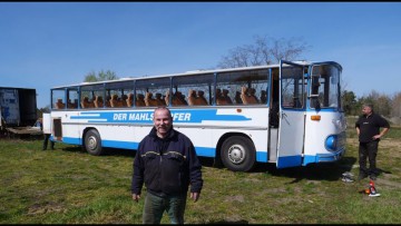 Bedrohte Traditionen - Ein Virus bremst den Oldtimer Bus Verein Berlin