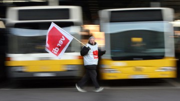 Schleswig-Holstein: Eintägiger Warnstreik im Busverkehr gestartet 