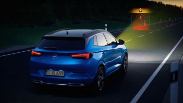 Opel: Durchblick in der Nacht