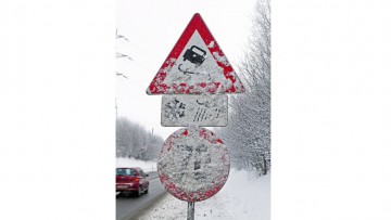Was gilt bei verschneiten Verkehrsschildern?