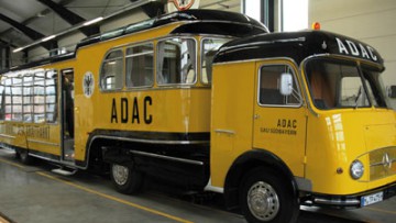 Restaurierte ADAC-Zugmaschine von 1962