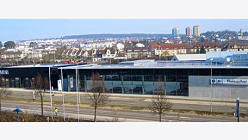 Autohaus Reisacher eröffnet Neubau