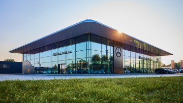 Autohandel: Walter Burmester eröffnet Mercedes-Neubau