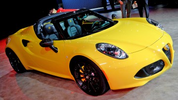 Alfa Romeo 4C Spider (2015)