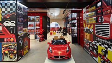 Neue Ferrari-Boutique in Mailand