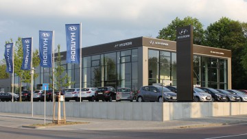 Hyundai: Autohaus Lichtblau im neuen CI-Braun