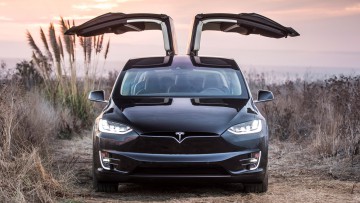 Elektromobilität: Kostenloses Laden für teure Tesla-Modelle