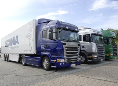 Scania und Rheinländer bilden Fahrlehrer fort