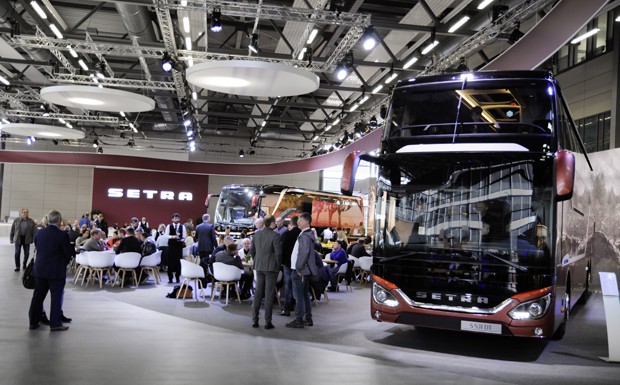 Daimler: Setra-Show lockte Besucher aus 18 Nationen