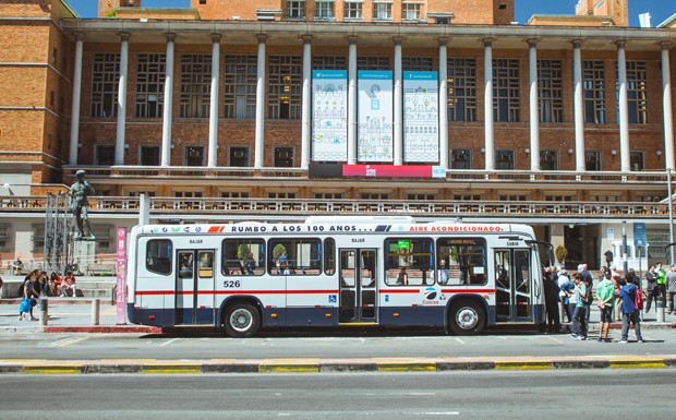 Daimler: 147 Stadtbusse für Uruguay