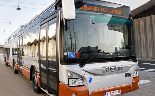 Iveco: 141 Gelenkbusse für Brüssel