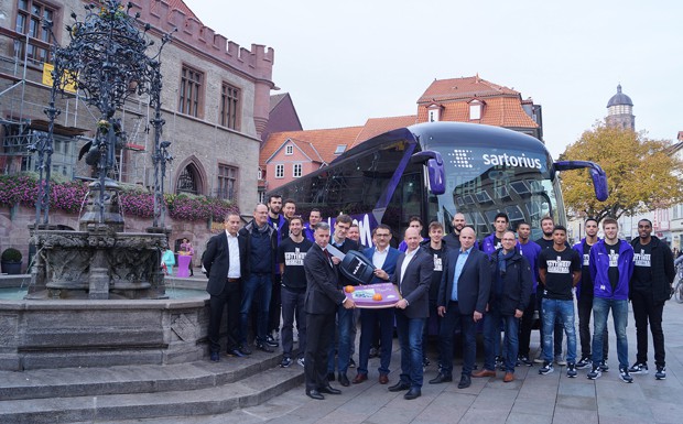 Neoplan-Teambus für den BG Göttingen