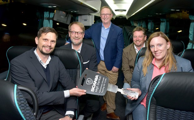 Autostadt: Erstmals Scania-Bus ausgeliefert