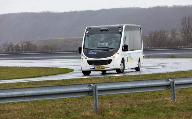 Erfolgreiche Testfahrten mit autonomen Bus