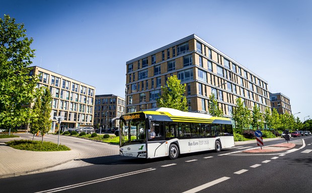 Solaris: 15 Elektrobusse für die BVG