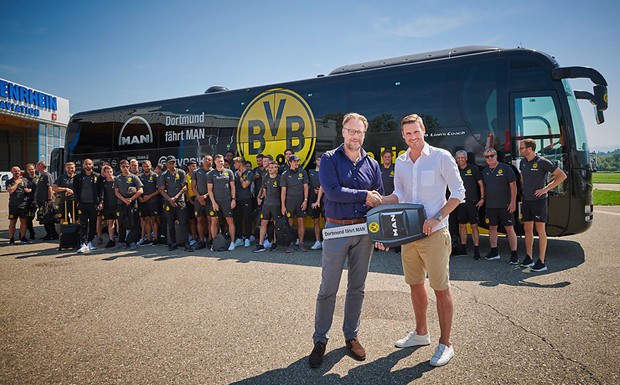 Neuer Mannschaftsbus für Borussia Dortmund