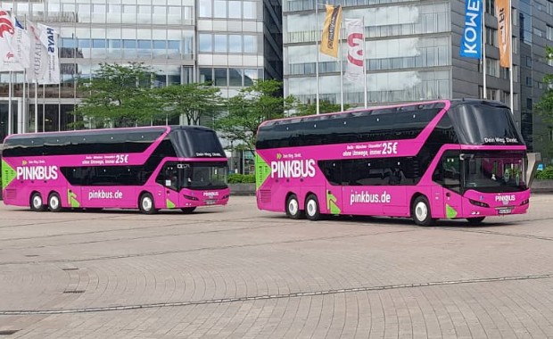 Pinkbus fährt nun auch nach Frankfurt am Main
